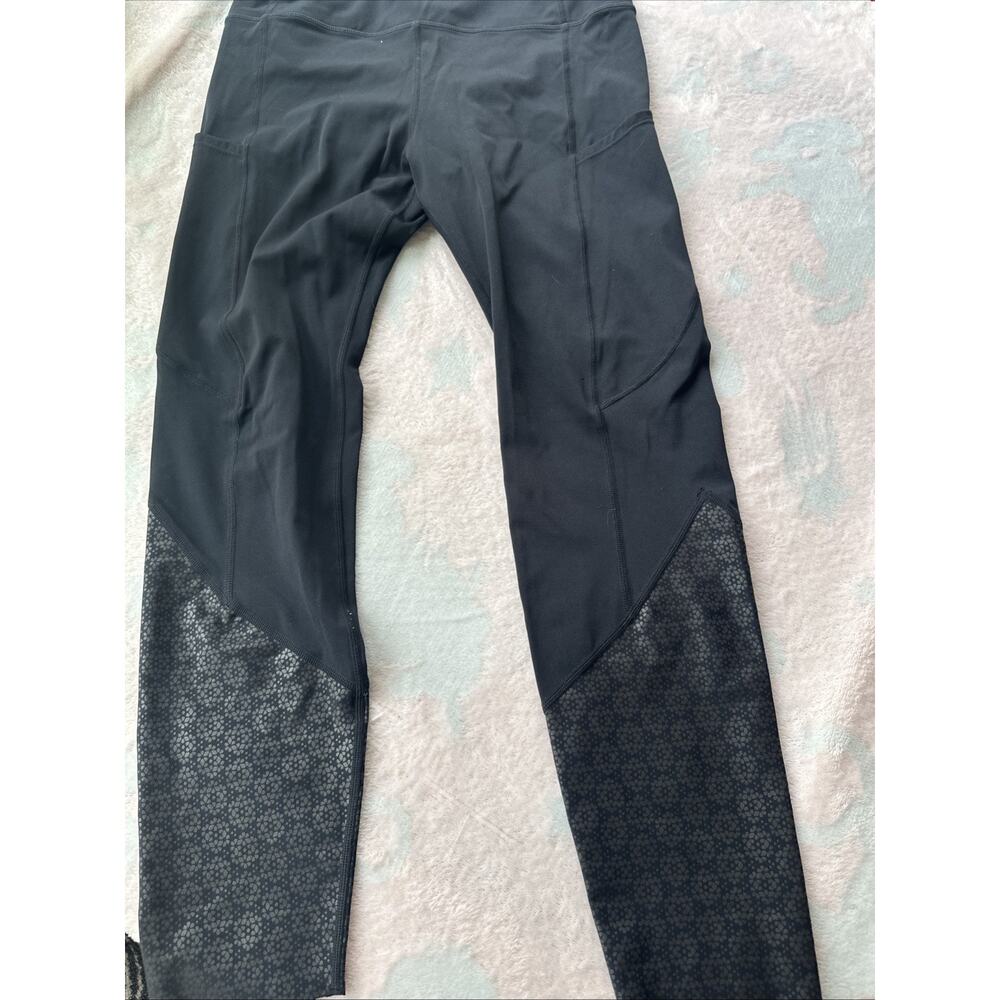 Zyia Active Leggings Metallic Flowers Size 6-8 With Pockets Stretch Yoga Running
